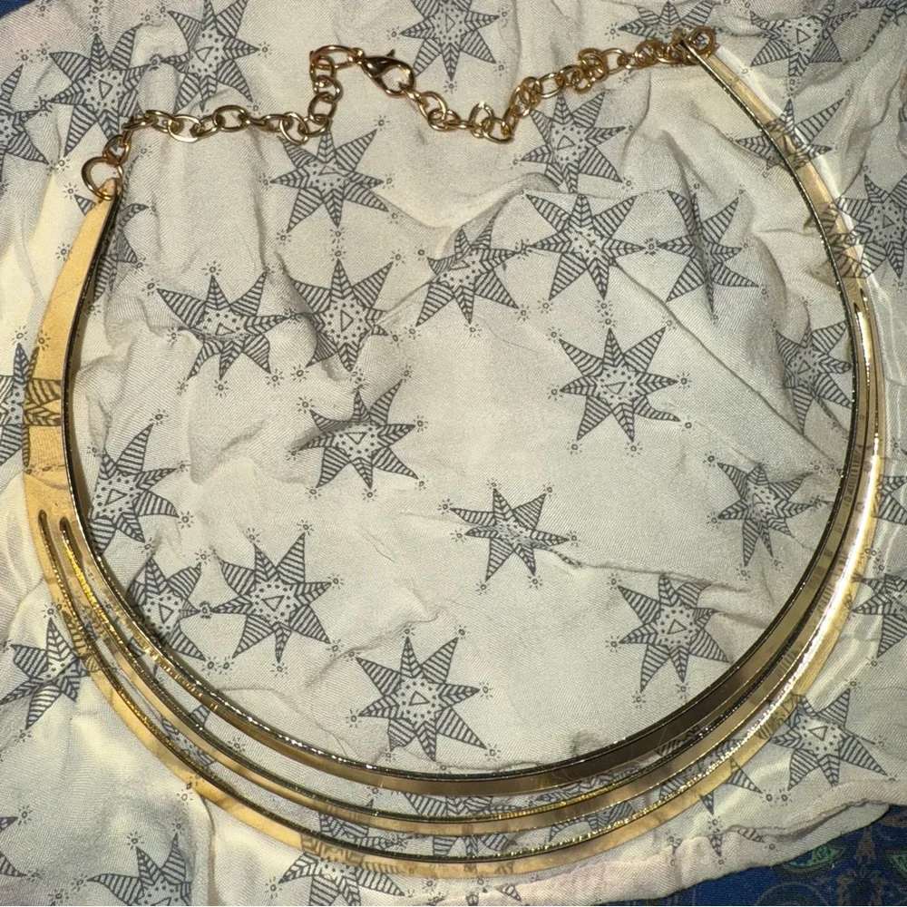 Gold Collar Necklace - Picture 7 of 9